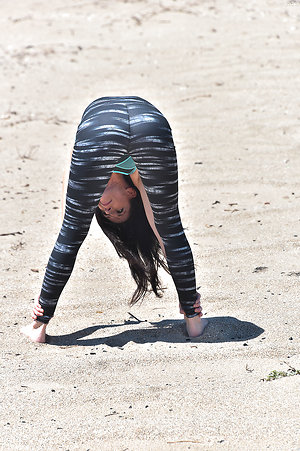 Guy offers dame in top form to continue workout at his place