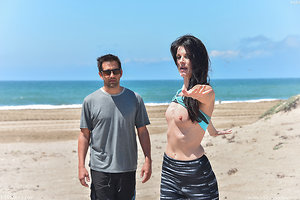 Guy offers dame in top form to continue workout at his place