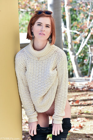 Nice redhead girlfriend flashes tits this sunny weekend