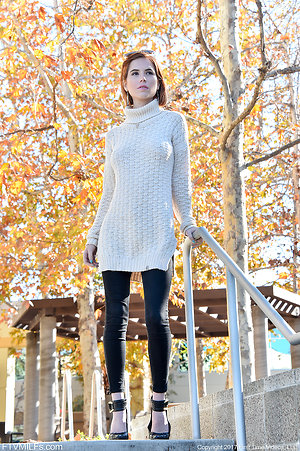 Nice redhead girlfriend flashes tits this sunny weekend