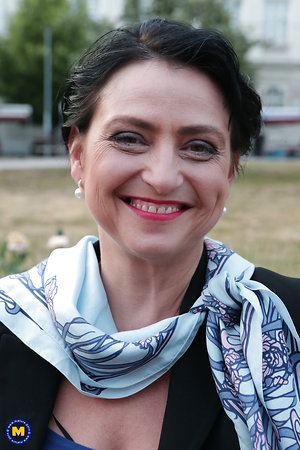 Fucking moms pics of short-haired brunette riding teen cock